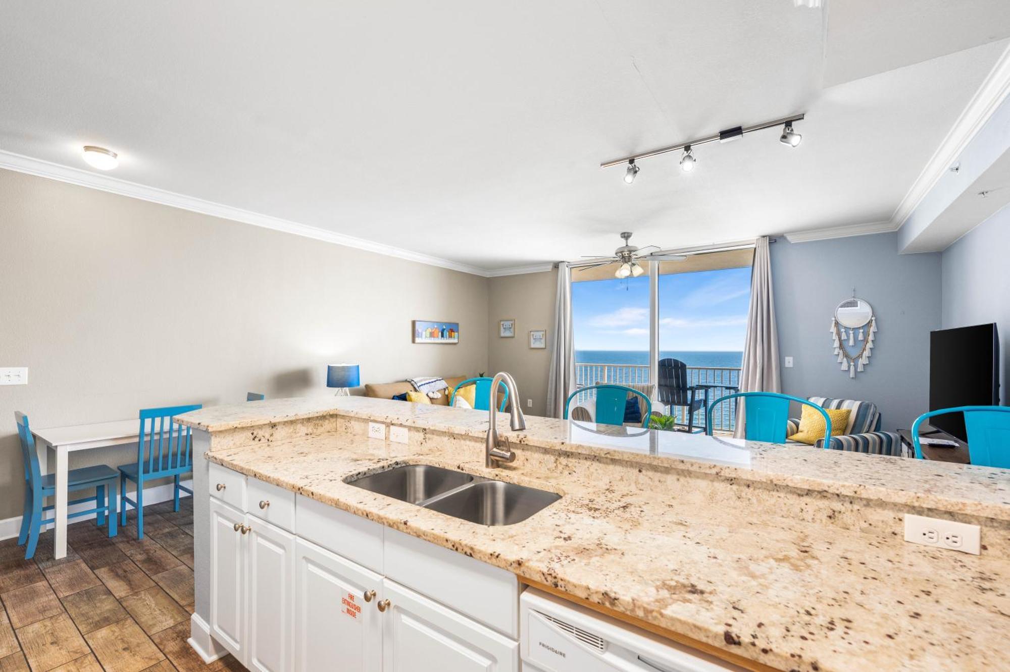 Apartment Beautiful Front Condo! - Tidewater 1804