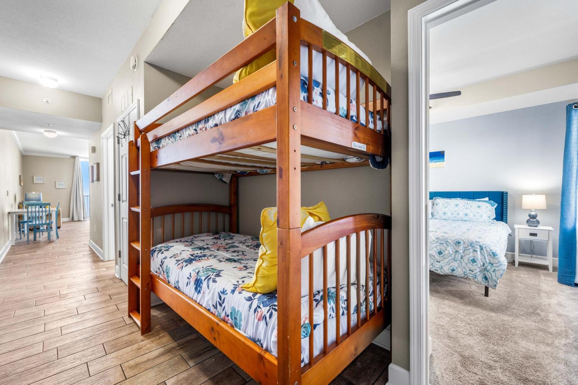 Apartment Beautiful Front Condo! - Tidewater 1804 *